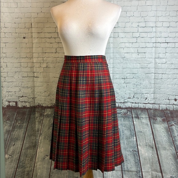 Nordstrom Corbin Ltd Vintage Grey Red Pleated Plaid Skirt Sz 12 Academia Holiday - Picture 3 of 16